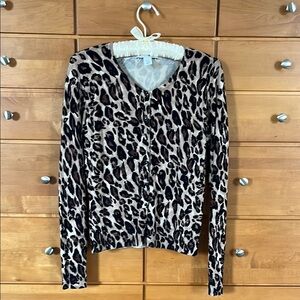 White House Black Market Black and White Fitted Long Sleeve Scoop Neck Blouse